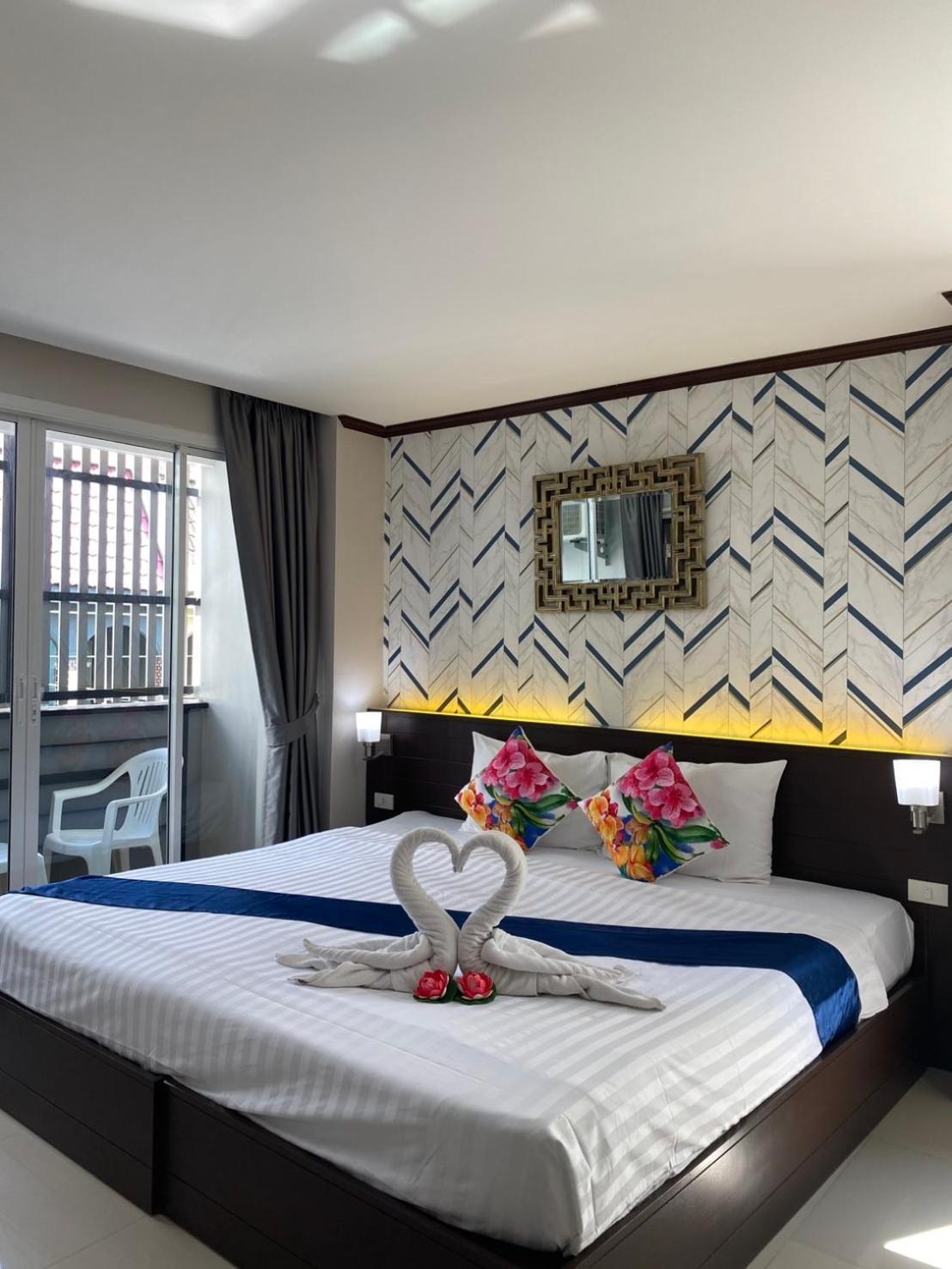 Hotel The Chic Patong Habitación foto